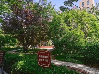 校園風(fēng)光——花圃