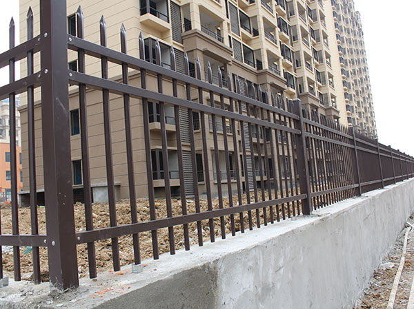 小區(qū)圍墻護(hù)欄