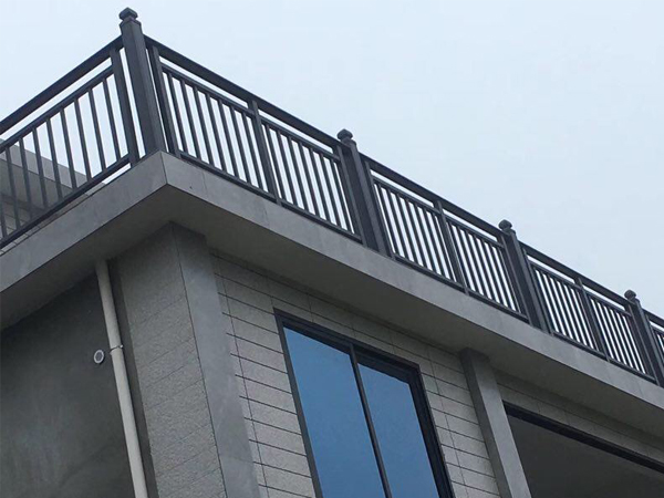 鋁合金陽(yáng)臺(tái)護(hù)欄