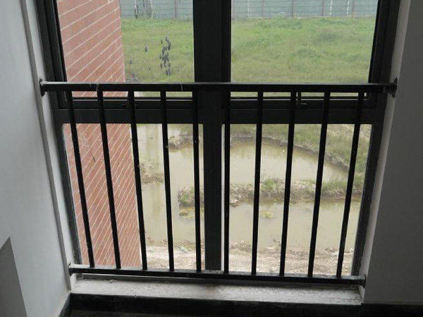 小區(qū)飄窗護欄