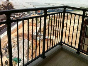 影響陽臺(tái)護(hù)欄價(jià)格的因素有那些？