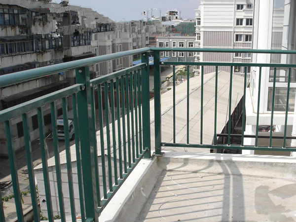 陽(yáng)臺(tái)護(hù)欄的款式有哪些？