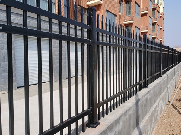 安徽鋅鋼護(hù)欄廠家哪家好？