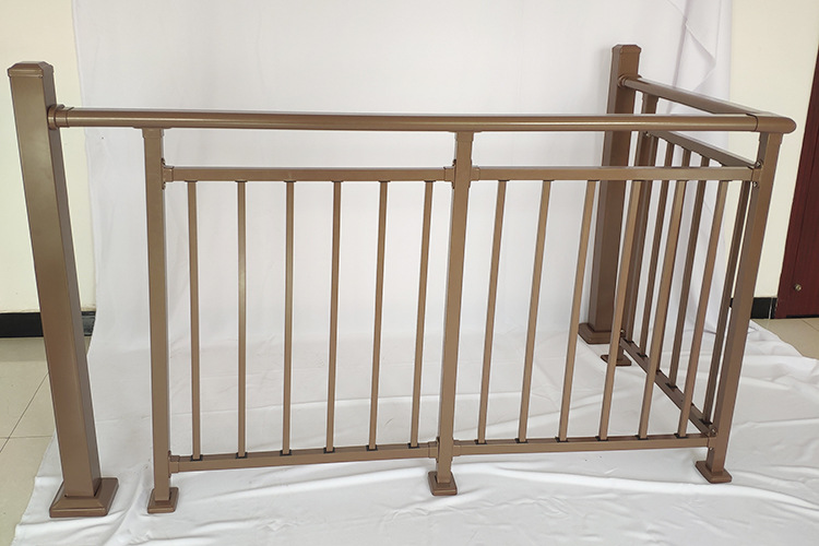 鋅鋼陽(yáng)臺(tái)護(hù)欄