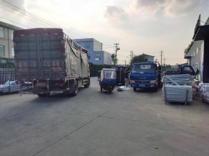 金用護(hù)欄2020年8月19日鋅鋼陽臺(tái)護(hù)欄裝車發(fā)貨！