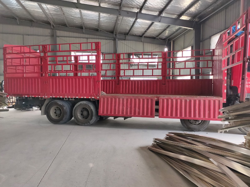 金用護(hù)欄2020年8月25日鋅鋼百葉窗發(fā)貨！