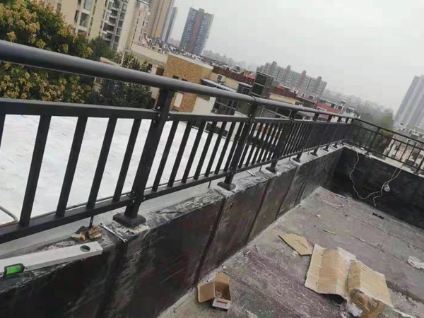 陽(yáng)臺(tái)護(hù)欄采購(gòu)方法