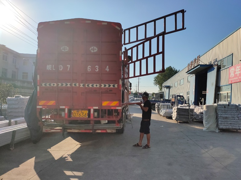 金用護(hù)欄2020年8月27日鋅鋼圍墻護(hù)欄發(fā)貨！