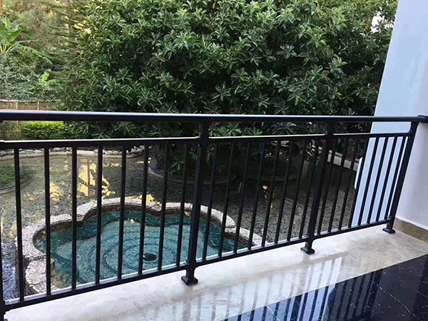 陽臺護(hù)欄選購方法