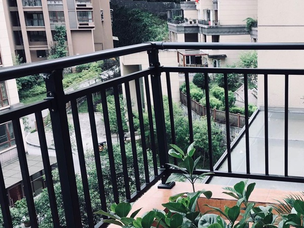 鋅鋼護(hù)欄、鋅合金護(hù)欄及鋅鋼合金護(hù)欄的區(qū)別