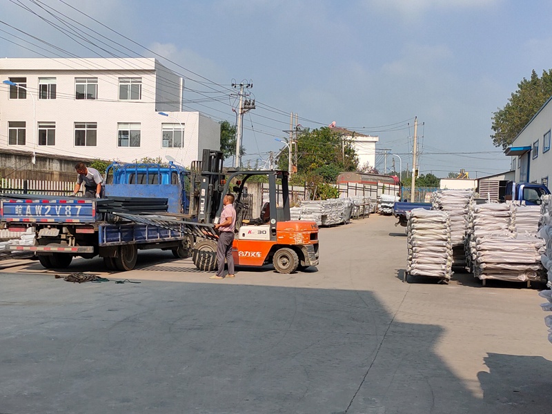 金用護(hù)欄2020年9月12日上午鋅鋼百葉窗發(fā)貨！