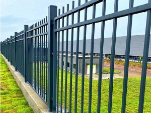 鋅鋼護欄和鐵藝護欄誰的性價比高？看過這里你就知道了！