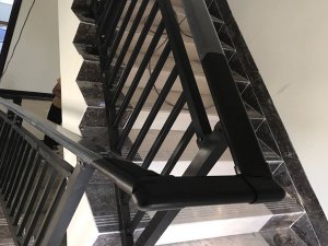 樓梯扶手廠家哪家信譽(yù)比較好？