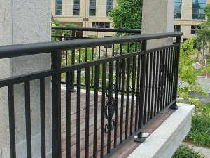 護(hù)欄廠家聯(lián)系方式怎么找？