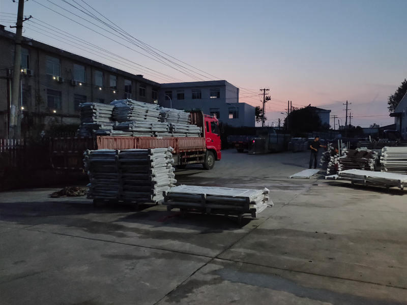 金用護(hù)欄2020年9月19日鋅鋼百葉窗發(fā)貨！