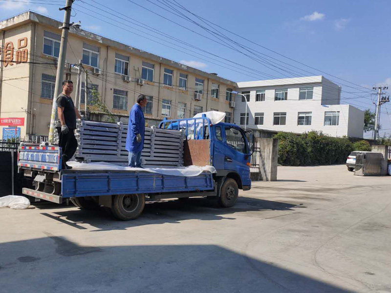 金用護(hù)欄2020年10月10日鋅鋼陽臺(tái)護(hù)欄發(fā)貨！