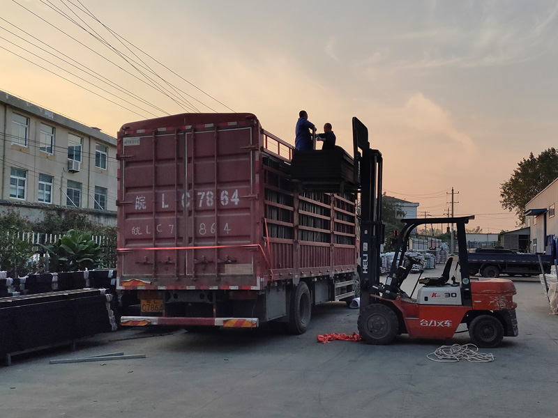 金用護欄2020年10月20日鋅鋼百葉窗發(fā)貨！