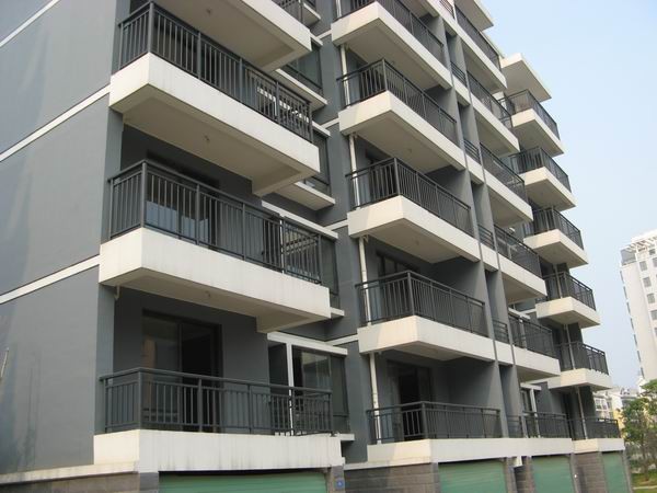 鋅鋼護欄好不好？