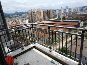 鋅鋼護(hù)欄價格會受到哪些因素的影響？