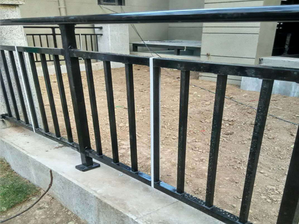 定制陽臺(tái)護(hù)欄，這三點(diǎn)一定要搞清楚！