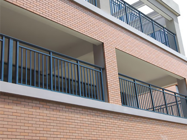 鋅鋼護欄高度國家標準規(guī)范要求