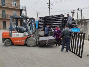 金用護(hù)欄2020年12月1日鋅鋼百葉窗發(fā)貨！