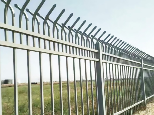 鋅鋼護(hù)欄會(huì)不會(huì)掉漆脫色？