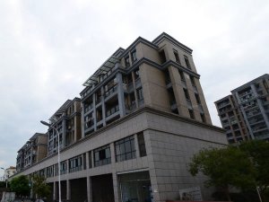 黃山休寧海陽(yáng)華府小區(qū)百葉窗、樓梯扶手定制