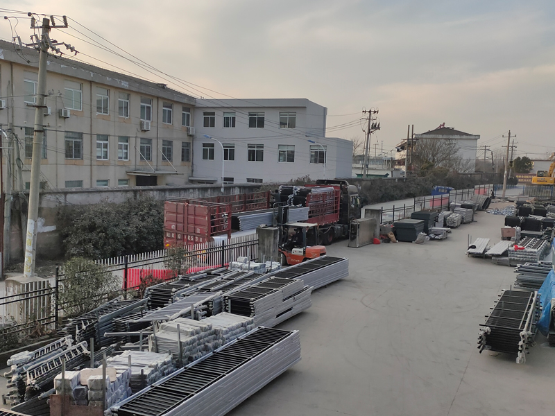  金用護(hù)欄2021年1月15日鋅鋼陽(yáng)臺(tái)護(hù)欄發(fā)貨！