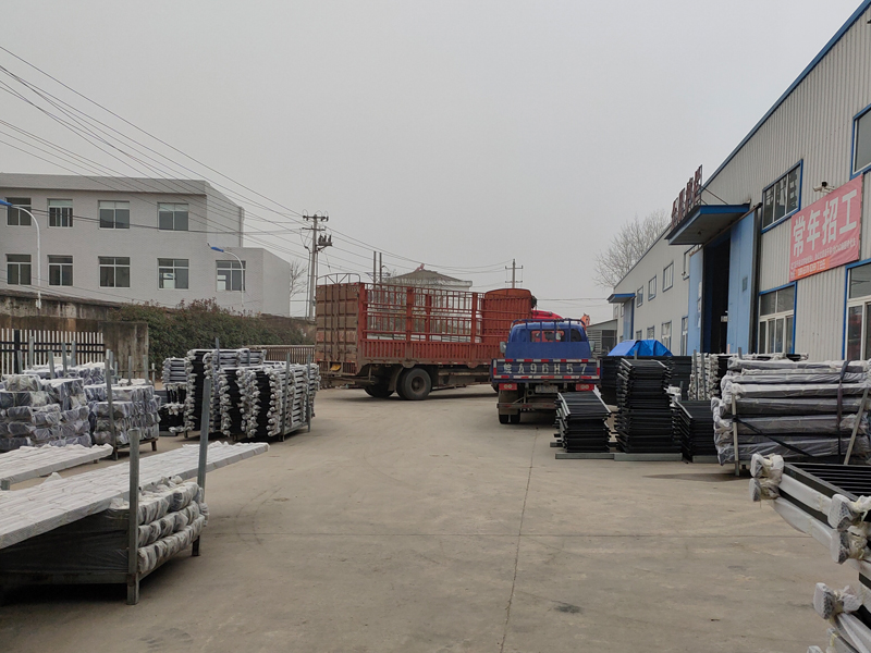 金用護(hù)欄2021年1月25日鋅鋼陽(yáng)臺(tái)護(hù)欄發(fā)貨！