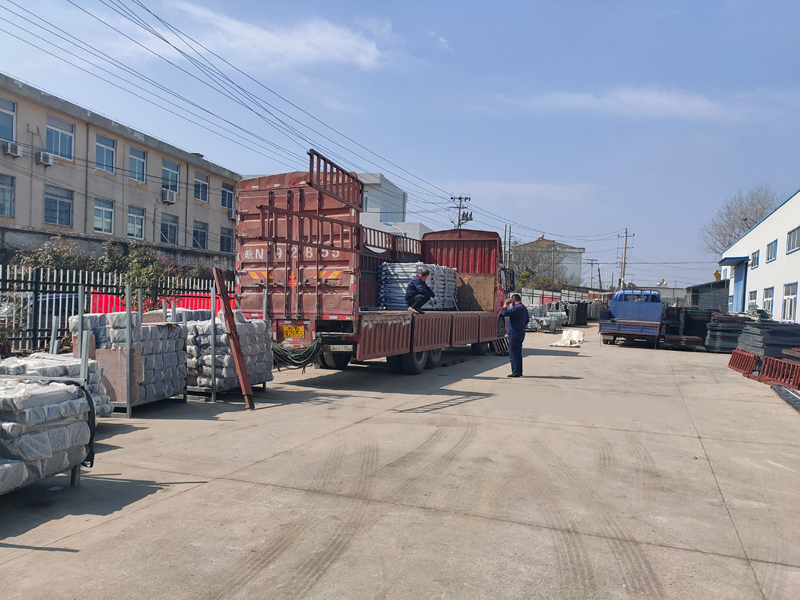 金用護(hù)欄2021年3月2日鋅鋼陽(yáng)臺(tái)護(hù)欄發(fā)貨！