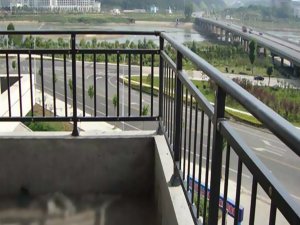 陽(yáng)臺(tái)護(hù)欄哪家便宜？