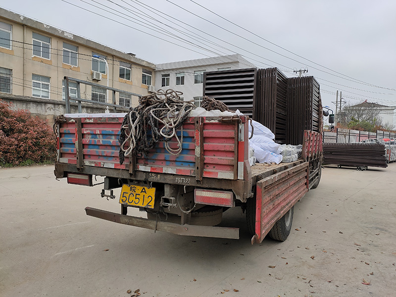 金用護(hù)欄2021年3月30日鋅鋼百葉窗發(fā)貨！