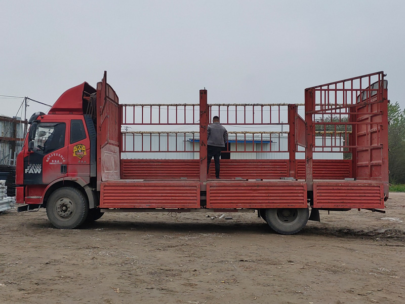 金用護(hù)欄2021年4月12日鋅鋼連廊欄桿發(fā)貨！