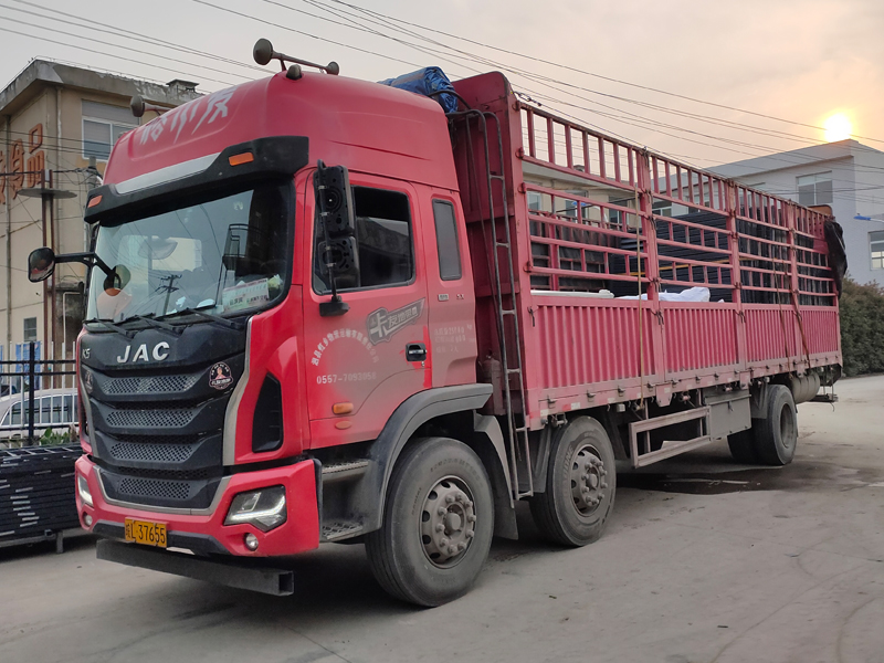 金用護欄2021年4月27日鋅鋼百葉窗發(fā)貨！