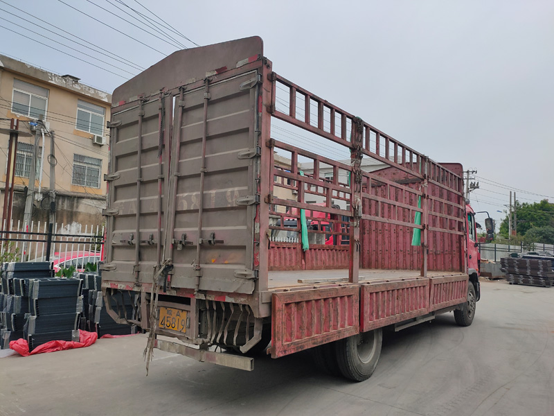 金用護欄2021年5月10日鋅鋼空調(diào)護欄發(fā)貨！