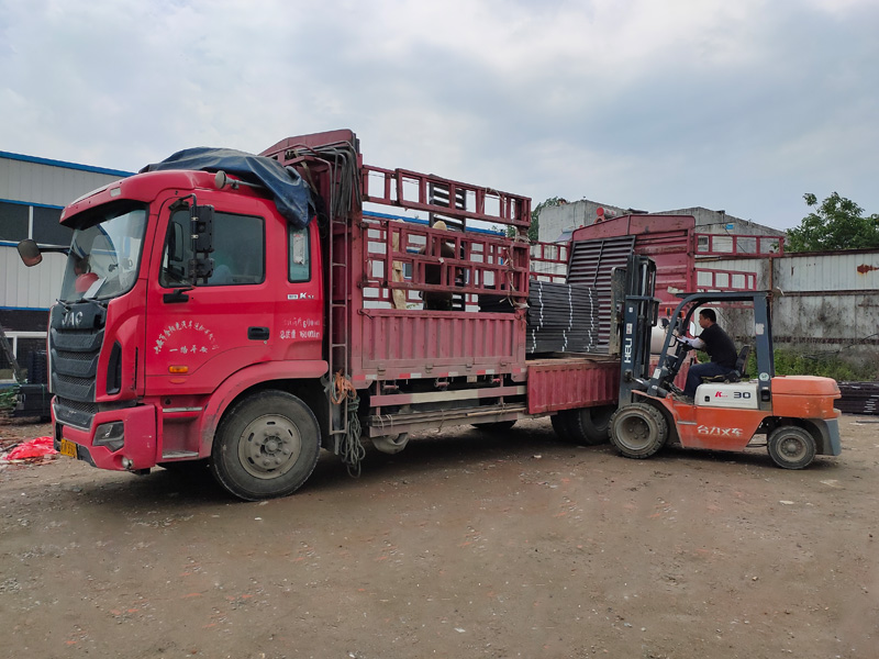 金用護欄2021年5月14日鋅鋼百葉窗發(fā)貨！