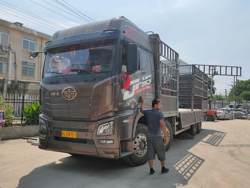 金用護(hù)欄2021年5月31日防雨百葉窗發(fā)貨！