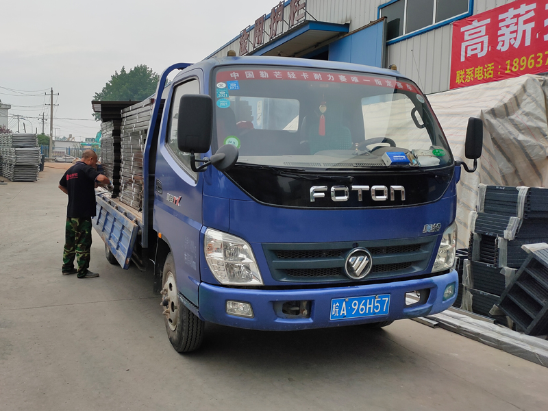 金用護(hù)欄2021年6月10日鋅鋼百葉窗發(fā)貨！