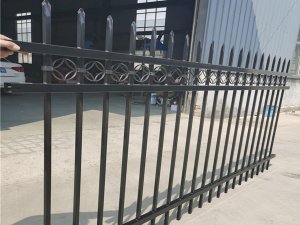 圍墻護欄什么材質(zhì)的最適合批量采購？