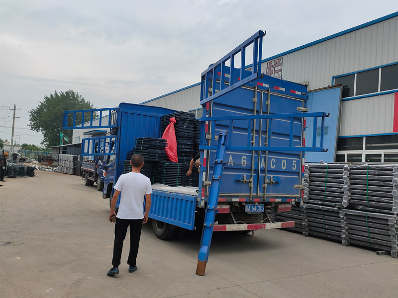 金用護(hù)欄2021年8月10日鋅鋼空調(diào)欄桿發(fā)貨！