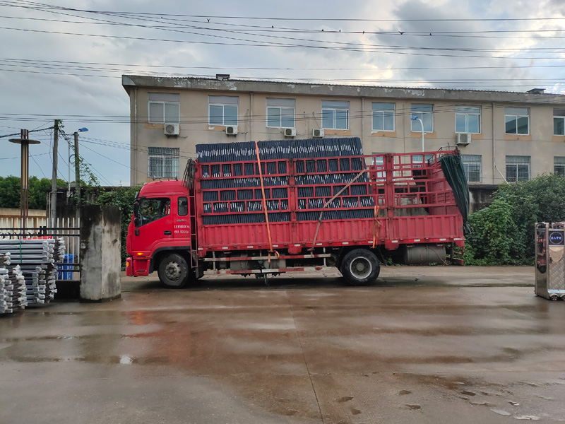 金用護欄2021年8月20日鋅鋼百葉窗發(fā)貨！