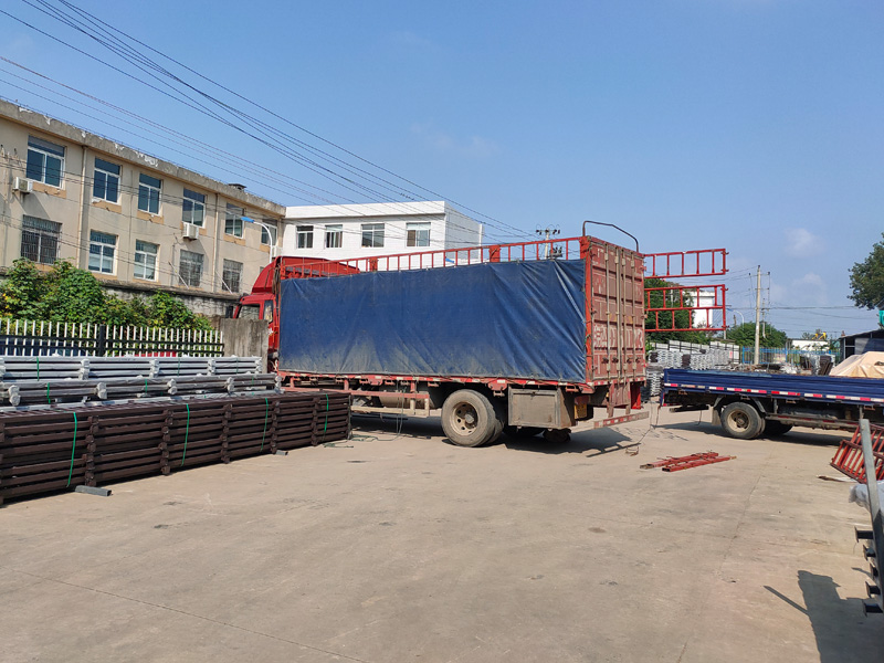 金用護欄2021年8月23日鋅鋼百葉窗發(fā)貨！