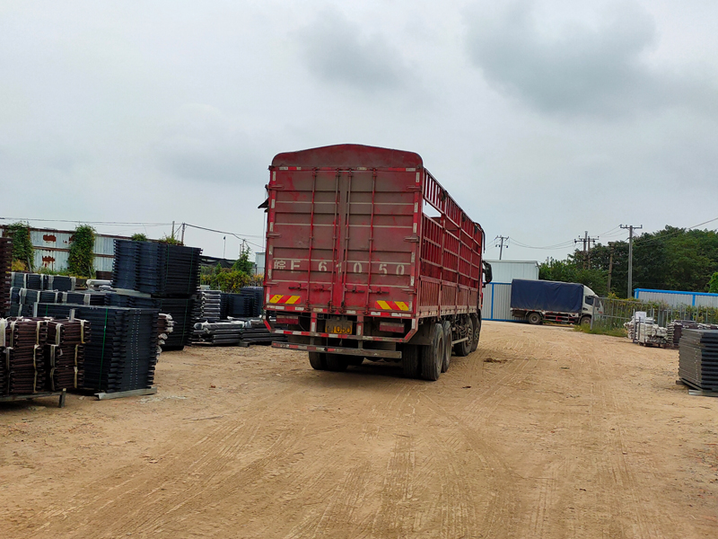 金用護欄2021年9月7日鋅鋼空調護欄發(fā)貨！