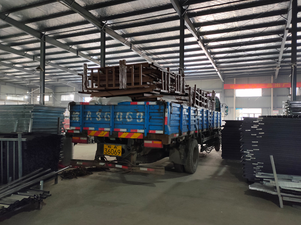 金用護(hù)欄2021年10月21日鋅鋼空調(diào)護(hù)欄發(fā)貨！