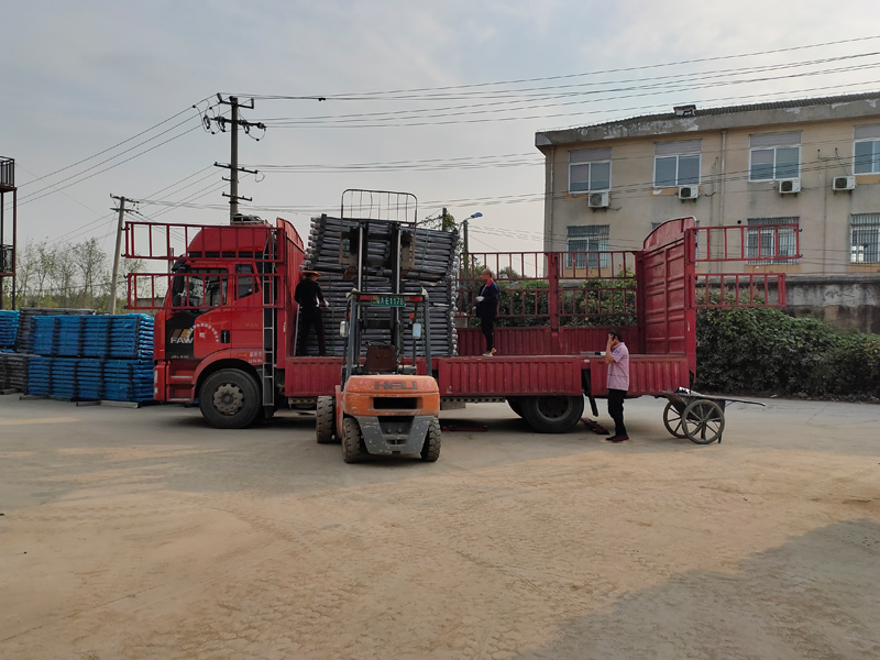 金用護(hù)欄2021年10月26日鋅鋼連廊護(hù)欄發(fā)貨！