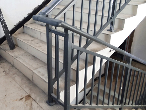 樓梯護(hù)欄多少錢一米采購(gòu)最合適？