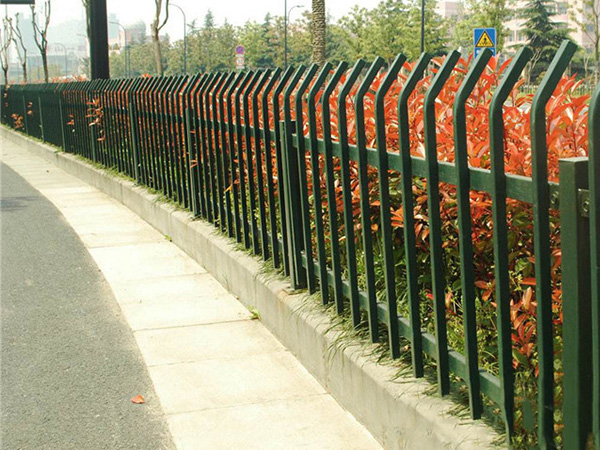 草坪護(hù)欄種類