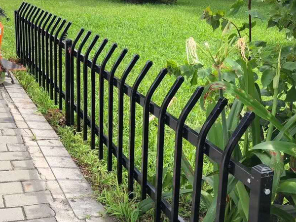 草坪護欄款式大全