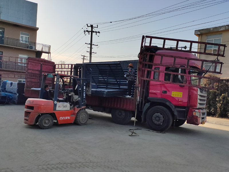 金用護欄2021年11月23日鋅鋼百葉窗發(fā)貨！